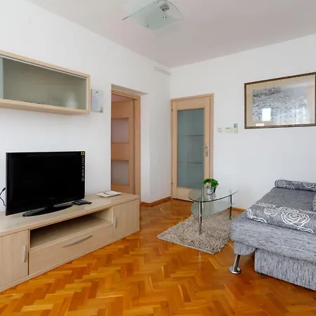 Adrijana 2 * Krk Town