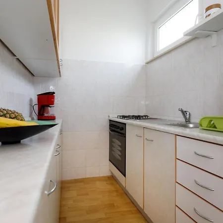 Apartment Adrijana 2 *