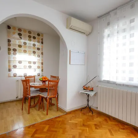 Adrijana 2 * Krk Town